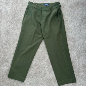 Old Navy Women's Olive Cropped Pants